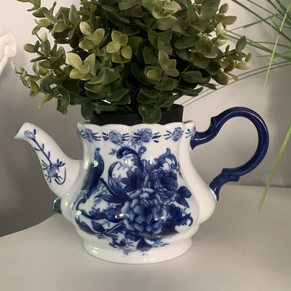 Blue & White Teapot planter chinoiserie ceramic collectibles classic traditional